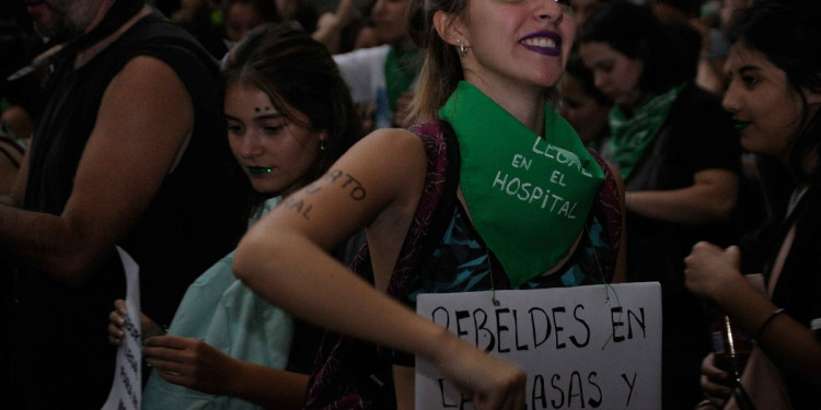 ¿Quiénes se han manifestado a favor del aborto legal?