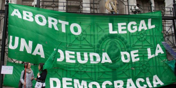 #AbortoLegalYa: un "Tuitazo" y "pañuelazo" por el aborto legal, seguro y gratuito 