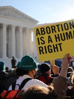 Biden firma un decreto para garantizar el aborto en Estados Unidos
