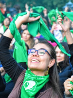 Mendoza se sumó al "pañuelazo verde" para defender la IVE