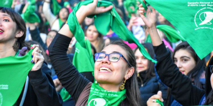 Mendoza se sumó al "pañuelazo verde" para defender la IVE