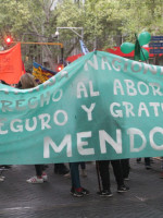 Marcha en Mendoza a favor del aborto libre, seguro y gratuito