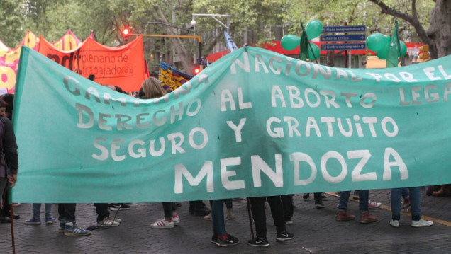 imagen Marcha en Mendoza a favor del aborto libre, seguro y gratuito
