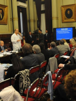 Debate en el Senado: mismos oradores, mismas ponencias