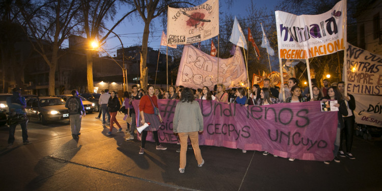 Una estudiante universitaria respondió a las acusaciones del gobernador