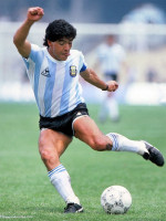 La pelota siempre al Diez: el debut de Diego con los colores de Argentina