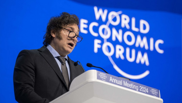 imagen Milei emprende el retorno al país desde Davos tras participar en el Foro Económico Mundial