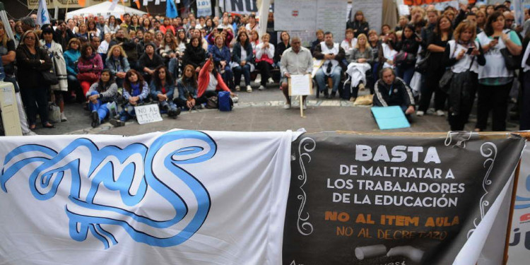 "El decreto avanza sobre el trabajo docente de una manera increíble"