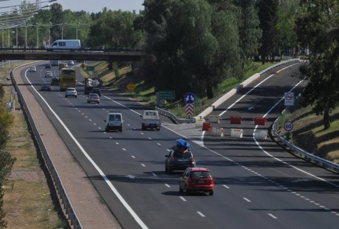 Desde este viernes cambia el sentido de dos laterales del Acceso Sur