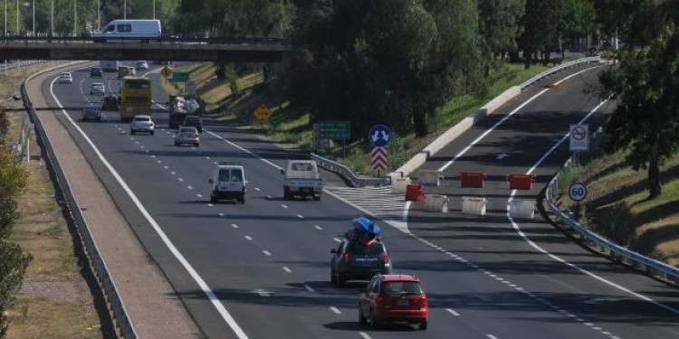 Desde este viernes cambia el sentido de dos laterales del Acceso Sur