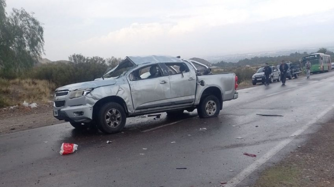 Vuelco en El Challao: murió una de las estudiantes y habrá tres días de duelo en la UNCUYO