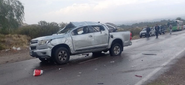 Vuelco en El Challao: murió una de las estudiantes y habrá tres días de duelo en la UNCUYO