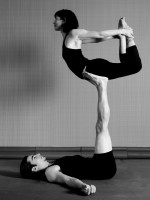 Taller de AcroYoga, salud física y mental