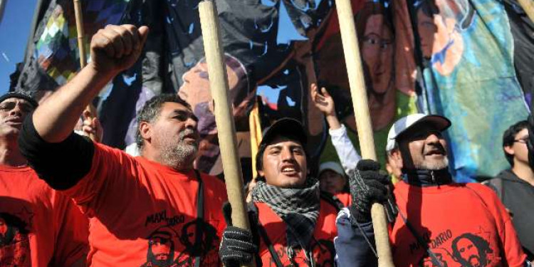 Piquete y cacerola ¡la lucha es una sola!