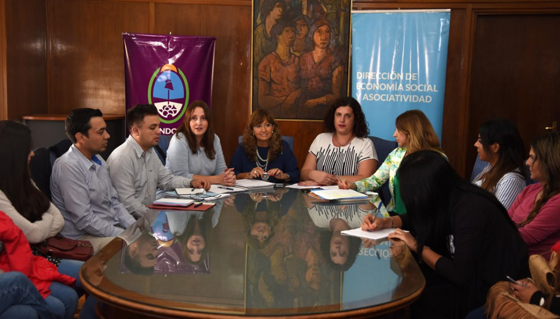 Mujeres trans ya son parte del programa que ayuda a terminar el secundario y aprender oficios