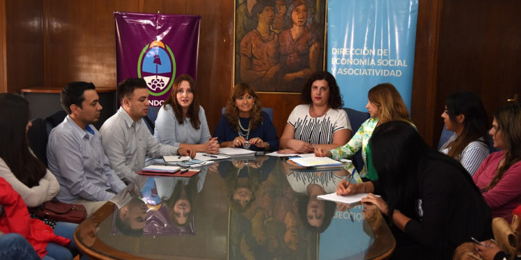 Mujeres trans ya son parte del programa que ayuda a terminar el secundario y aprender oficios