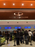 Un nuevo reclamo salarial y laboral demora vuelos de Aerolíneas