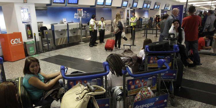 Paro CGT: Aerolíneas abre call center para cambiar pasajes 