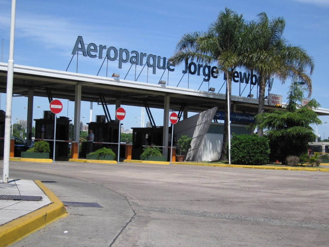 Aeroparque: los controladores aéreos levantaron la asamblea 