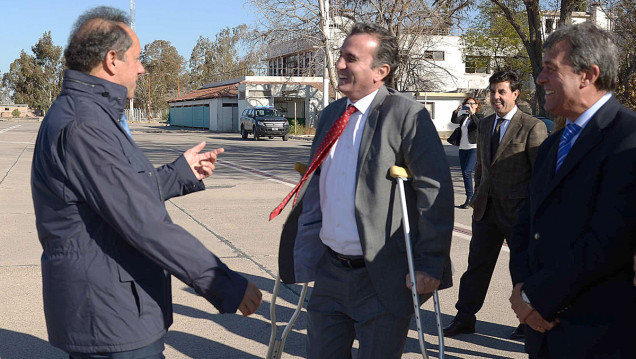 imagen Hoy operan al gobernador de su fractura en la pierna izquierda