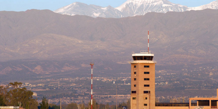 ¿Qué sucede con el aeropuerto de Mendoza?