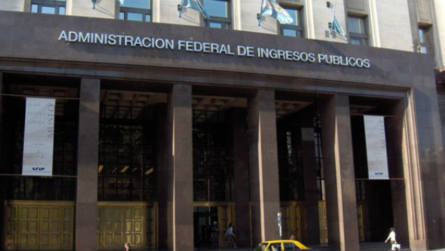 imagen Ponen algunas restricciones a la compra de dólares