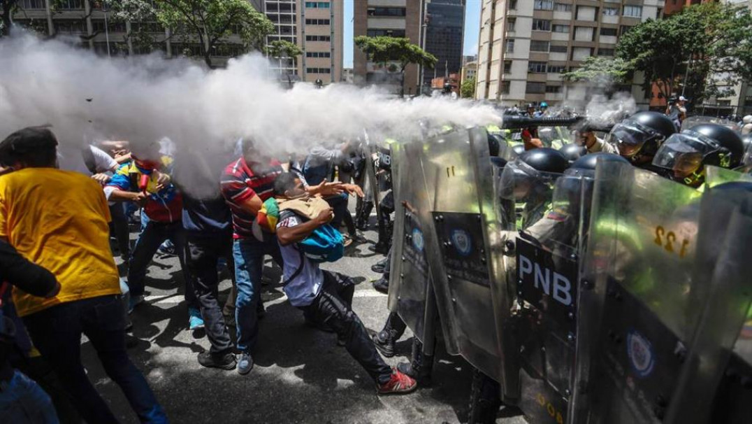 imagen Venezuela: fuerte represión a una protesta de la oposición