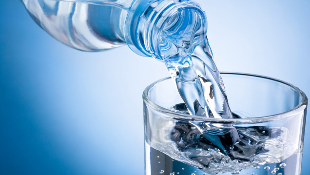 imagen Impulsan cobrar regalías a empresas de agua mineral