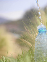 Agua mineral: las empresas pagan $24 cada 1000 litros 