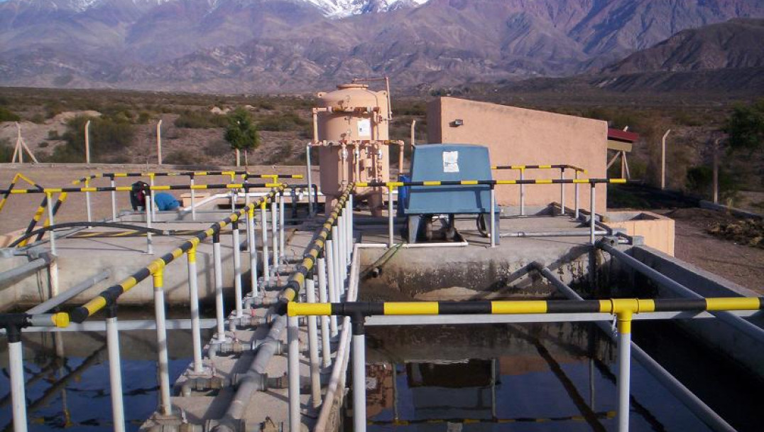 imagen Fundación Universidad Nacional de Cuyo hace posible el servicio de agua en Villa Potrerillos.  