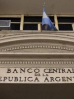 El Central bajó la tasa por primera vez en 13 meses: la redujo 75 puntos y quedó en 28%