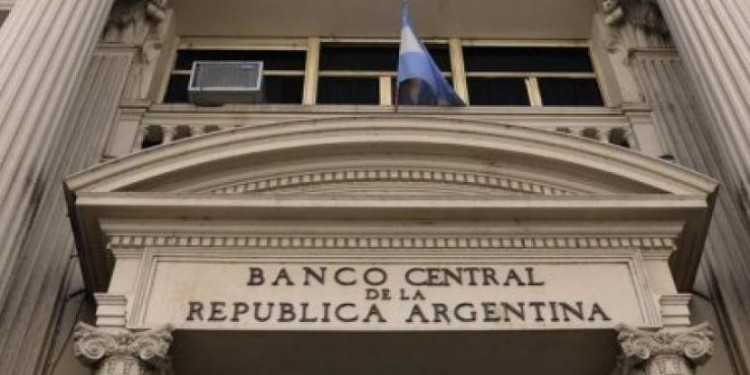 El Central bajó la tasa por primera vez en 13 meses: la redujo 75 puntos y quedó en 28%