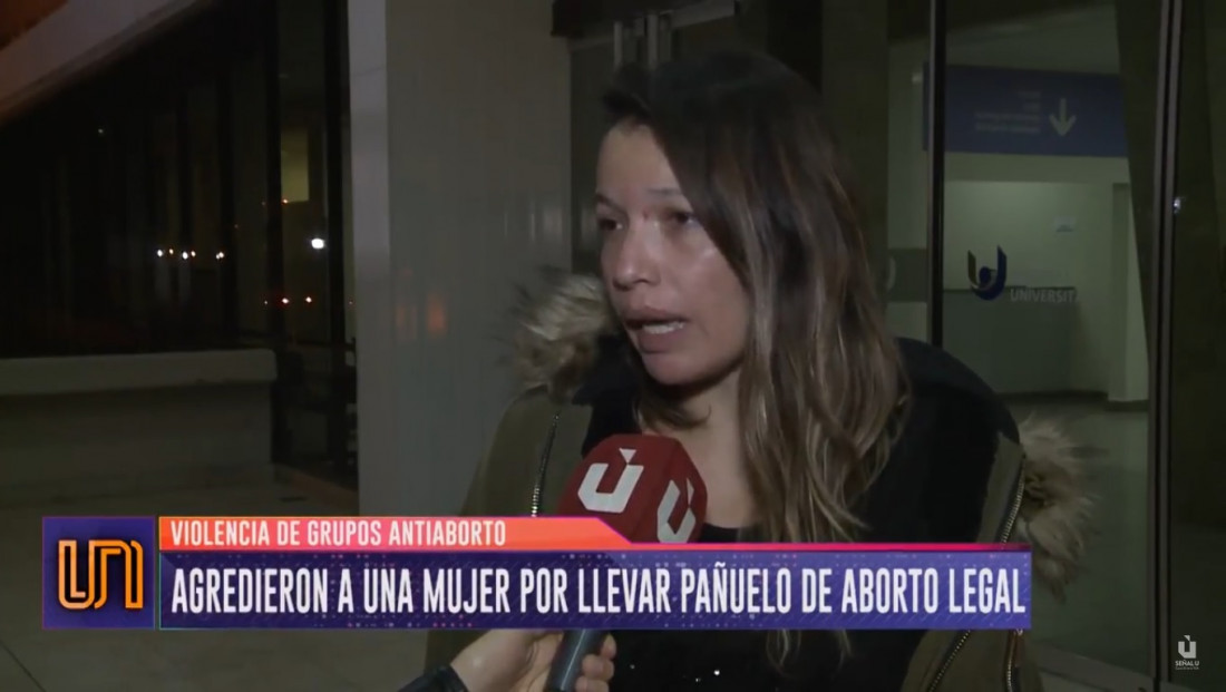 Agredieron físicamente a una mujer por apoyar el aborto legal