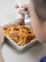 En Argentina, más de un millón de niñas, niños y adolescentes se saltean una comida al día