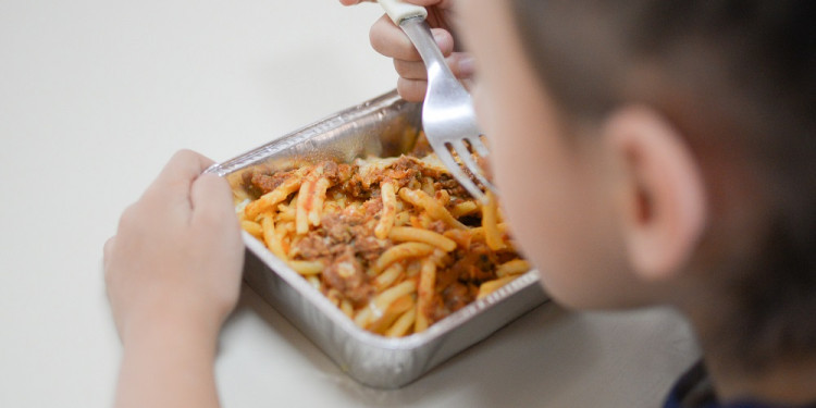 En Argentina, más de un millón de niñas, niños y adolescentes se saltean una comida al día