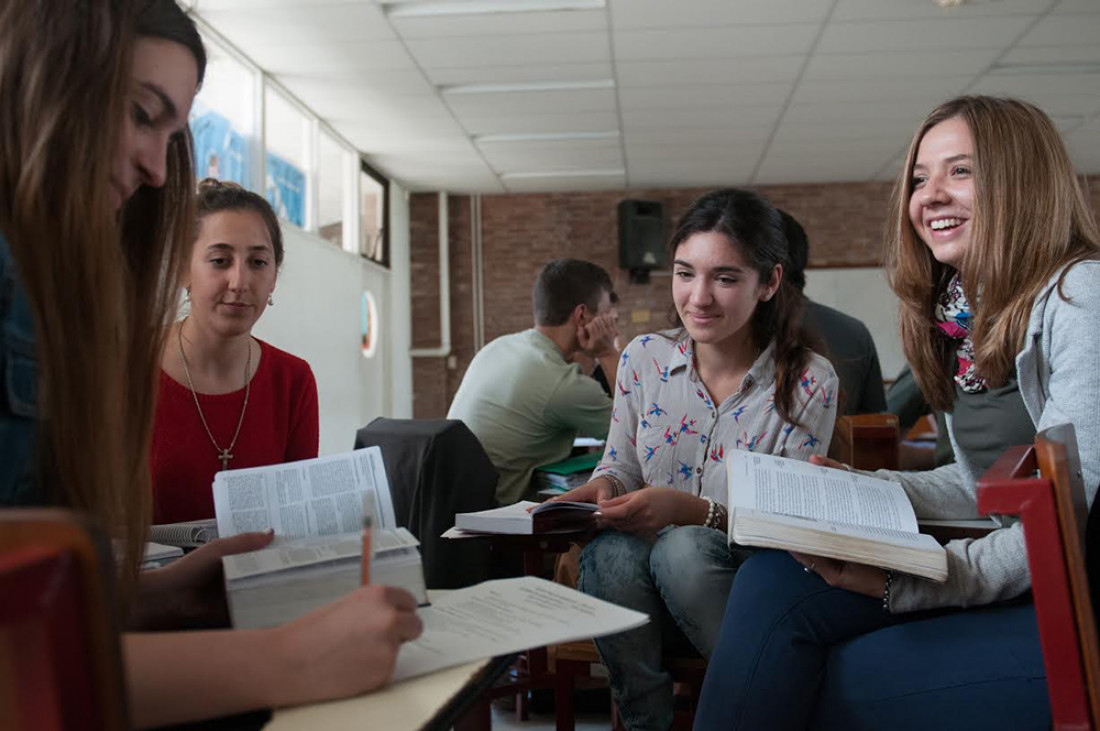 El Gobierno promulgó la ley que garantiza la gratuidad de la educación universitaria