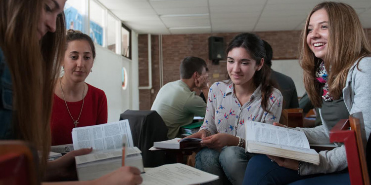 El Gobierno promulgó la ley que garantiza la gratuidad de la educación universitaria