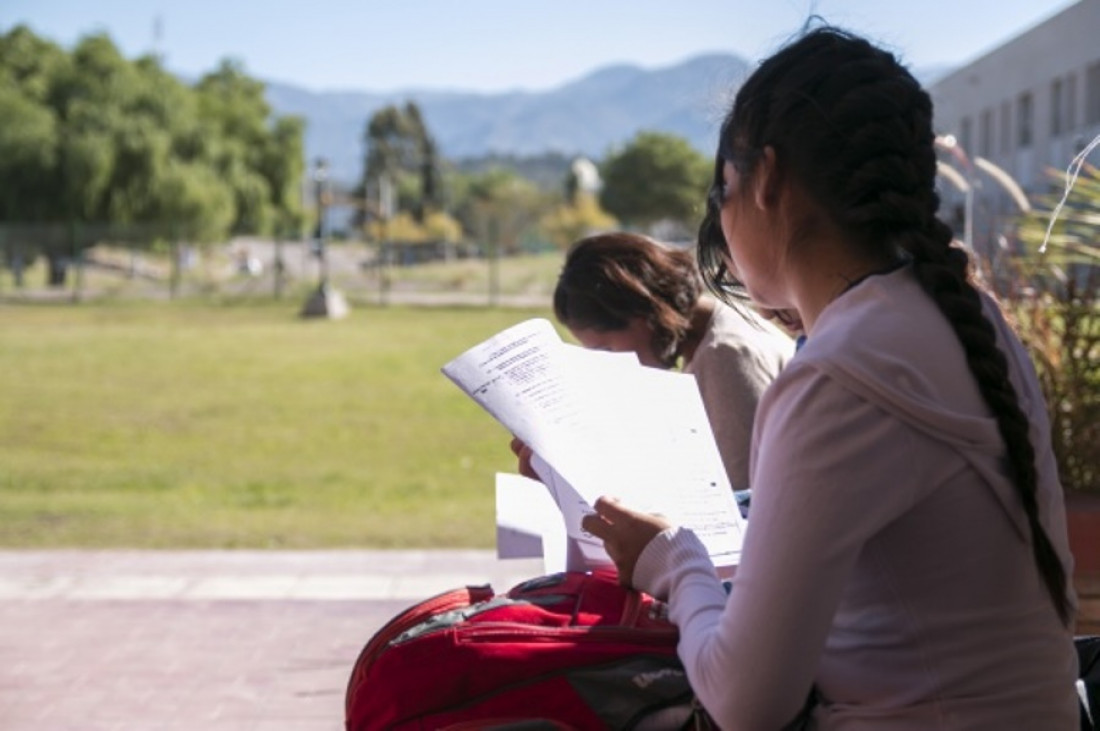 Cuidar el "tránsito vital" adolescente, un servicio imprescindible de la UNCUYO