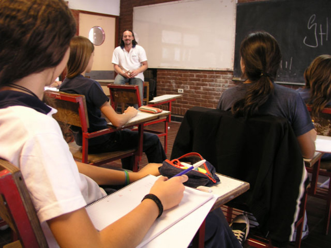 La Sec. de Relaciones Internacionales ofrece 5 becas para docentes nóveles.