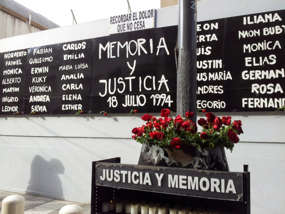 AMIA, a 28 años del atentado: reclamos de justicia y críticas al Gobierno
