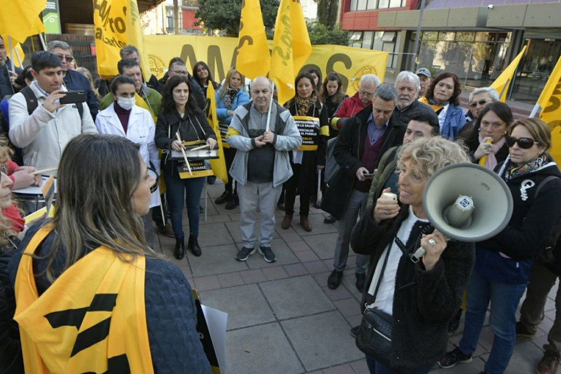 Mientras docentes y ATE siguen de paro, Ampros decide si acepta la oferta salarial del Gobierno