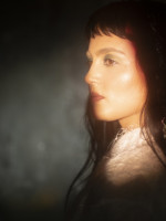 Anyi ilumina los sonidos con "Luz de perla"