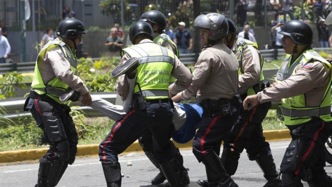 imagen Venezuela: fuerte represión a una protesta de la oposición