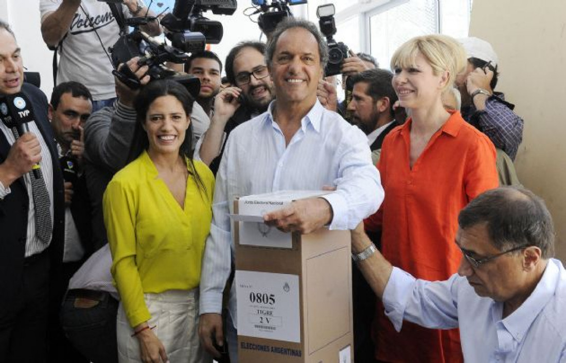 Votó Scioli con "profunda emoción y gratitud" 