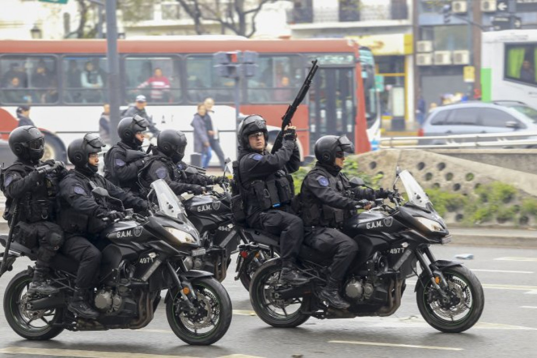 Flexibilizan uso de armas a las Fuerzas: Bullrich quiere sumar a las provincias 