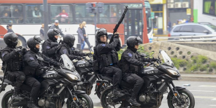 Flexibilizan uso de armas a las Fuerzas: Bullrich quiere sumar a las provincias 