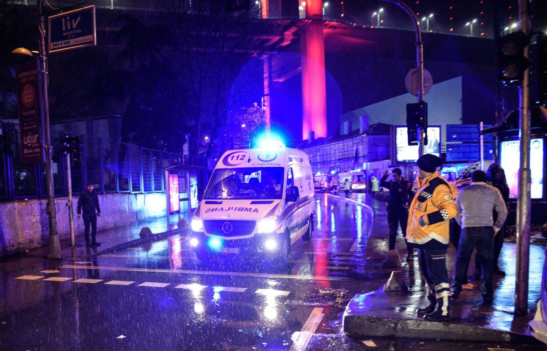 No descartan más de un tirador en el ataque al boliche de Estambul