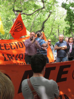 Estatales marchan a Casa de Gobierno por el acuerdo paritario