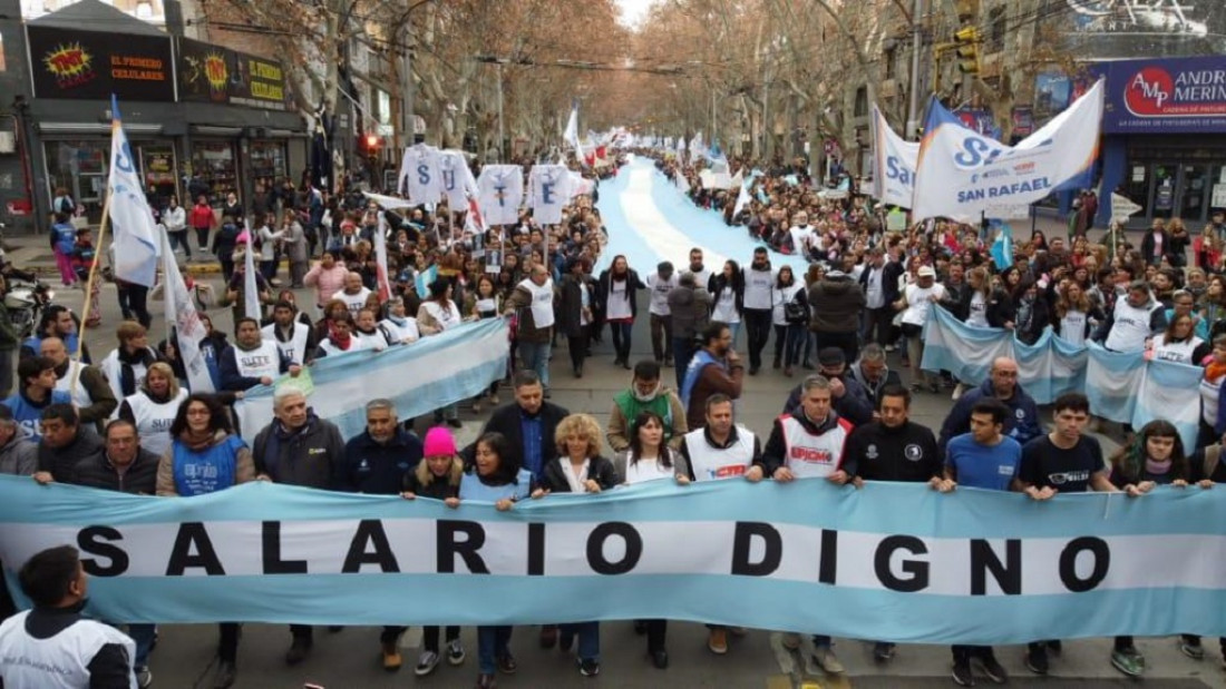 Paritarias: tras el rechazo de SUTE y ATE, el Gobierno busca llegar a un acuerdo con Ampros