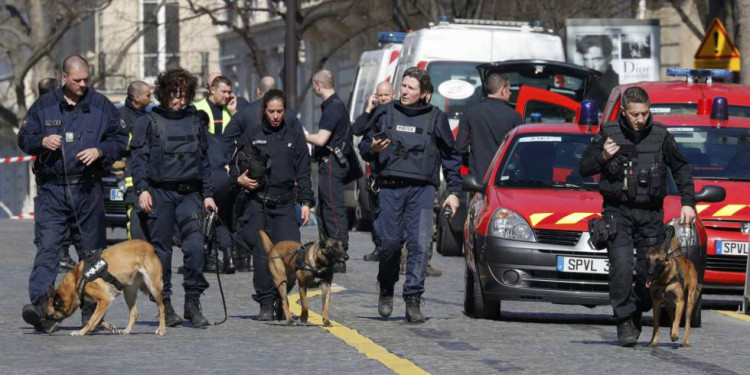 Estalló una "carta bomba"  en una sede del FMI de París 